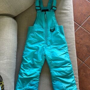 Like new toddler snow bib